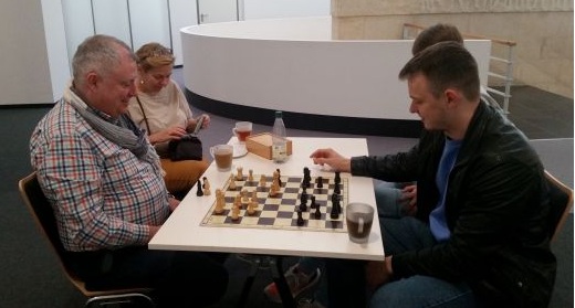 Jacek und Robert bei der Analyse Jacek und Robert bei der Analyse