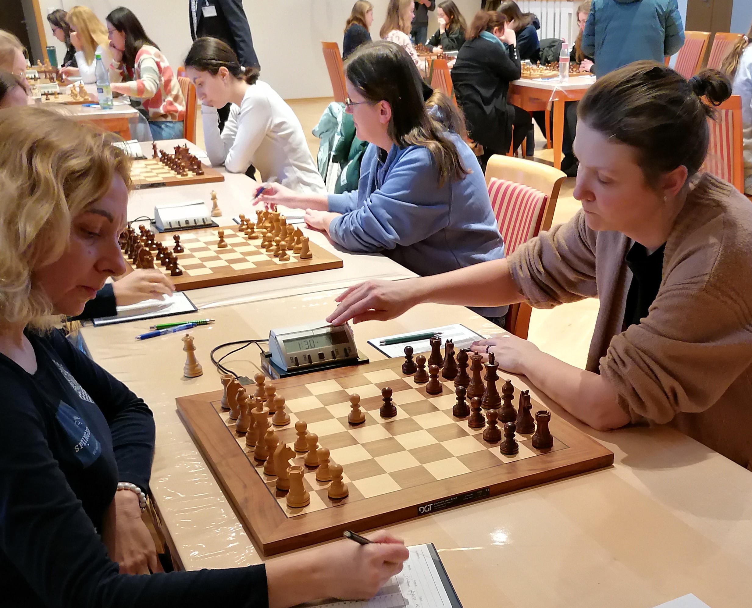 Laura bezwingt WGM Laura bezwingt WGM