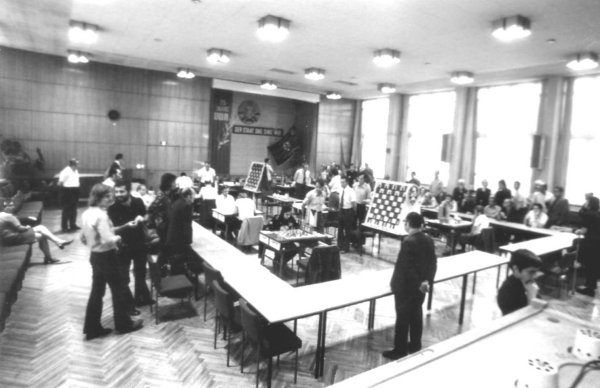 Zoom: Konrad mit seinem ehemaligen Vereinskollegen MA Tr&ouml;ger &ndash; Who is who?