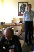Doc Pichler kiebitzt bei Thomas Wengler